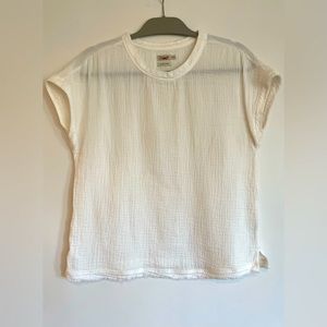 Faherty white organic cotton tee, size XS